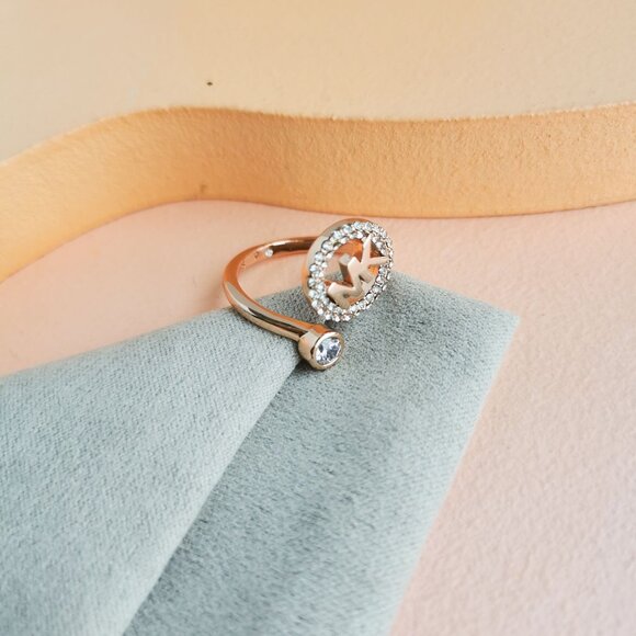Michael Kors - Monogram Logo and Crystal Rose Gold open ring size 8 - NEW - Picture 2 of 4